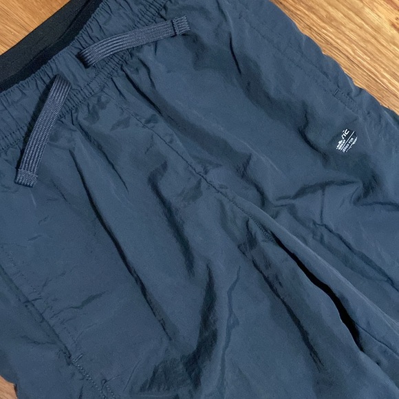 Athletic Works boy’s polyester pants - Picture 2 of 4
